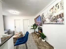 Josrelax- Close to QA & Trainstation, Free Parking