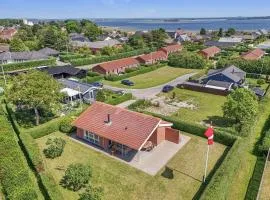 Lovely Holiday Home Near Beach And Nature