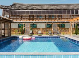 Gyeongju gampo byeolbit hanok Pension, hotel sa Gyeongju