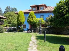 Complejo turístico Quinta La Espadaña, lejlighedshotel i Bedriñana