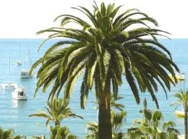Studio climatisé proche parking gratuit, commerces et plages