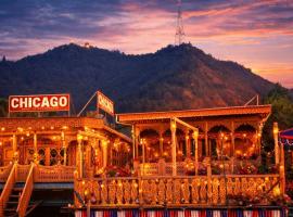 Chicago Group of Houseboats, khách sạn ở Srinagar