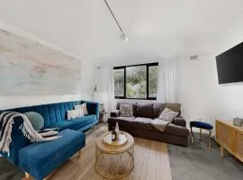 Beachside 1-Bed Retreat with Parking Cronulla