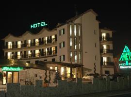 Hotel Pineta, hotel v destinácii Cerro Veronese