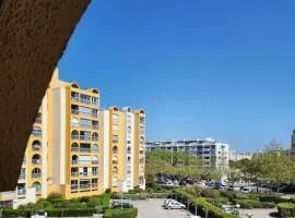 T2, à deux pas du port, parking privé