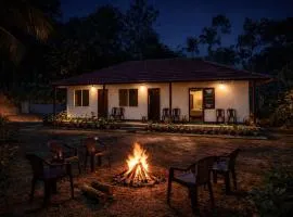 BlueMoon Homestay - Home Food, Estate, Near to Falls and View Points