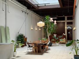 Love Linn, hotel George Townban