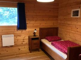 Gästezimmer mit Bad & Küche Tanter Dossa, hotel a Scuol