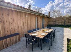 Maison cosy entre calme et nature, Hotel in Laruscade