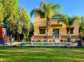 Villa Tonsi, hotel v mestu Sbiti