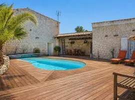 Charming house with pool 10 min from La Rochelle