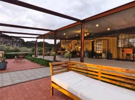 The Rusty Kangaroo Hideaway - Exclusive Ocean-View Couples Retreat