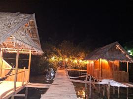 Kombrof Homestay, hotel i Waisai