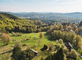 GLAMPING BRUNDO - Tents and Cottage with SAUNA & JACUZZI, hotel a Kostel