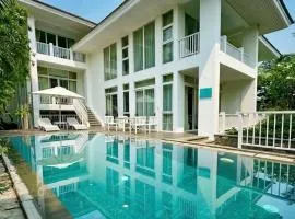 Residence 359 Premium Beachside Villa with Private Pool, City Center Da Nang