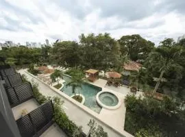 Luxury 2br Apt & Pool access