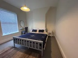 Entire2 bedrooms cosy house in Sale, Manchester