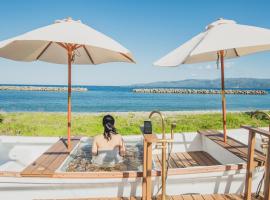 1日1組限定 AKIYATO Sea Side 椿 絶景オーシャンビューの露天風呂 蔵サウナ付き, hotel u gradu Sado