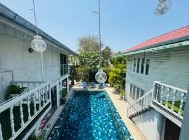 Lalyn secret cafe & restaurant