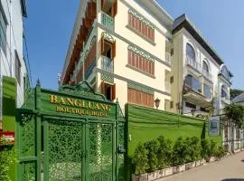 Bangluang Boutique Hotel nearby Wat Arun