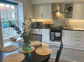 Large town centre apartment with parking