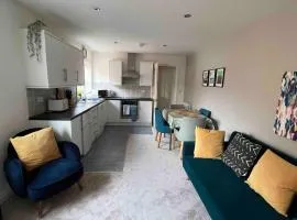 Town centre apartment with parking