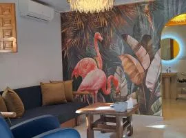 La Marina Oasis 2-Beds Sleeps 4 10 min to Beach
