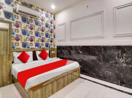 OYO Flagship 81293 Trishan Stays, hotelli kohteessa Etāwah
