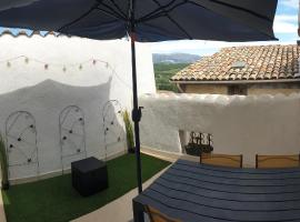 Maison du Portail, hotelli kohteessa Puimoisson