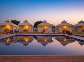 Sunrise Resort With Pool Luxurious Camp in Jaislamer, hotel v destinácii Jaisalmer