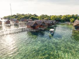 Angelfish Guest House Raja Ampat, Hotel in Besir