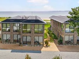 Luksus ferielejlighed i første række til vandet