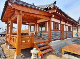홍성군 편백나무 남당한옥, hotel a Hongseong