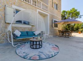 Apartments Villa Jelka sea view, готель у місті Врбоська