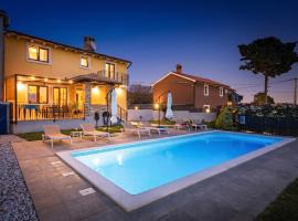 Villa Tramontana near Pula for 6 persons with 30m2 private pool, hotel i Jadreški