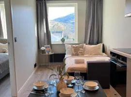 Luxury River View apt - Hotel Vibe - Heart of Voss