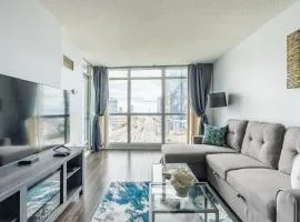 1 Bedroom & Den Condo in the Heart of Toronto DT