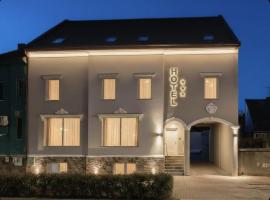 Hotel Mantra, hotel din Arad