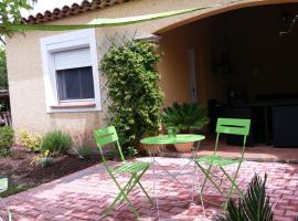 Petit studio au calme, villa a La Crau
