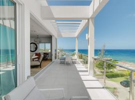 25 Sunset Point Vacations Penthouse Amazing Views, hotel in West Bay