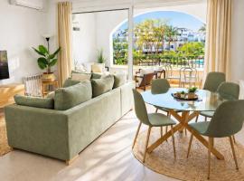 Renovated 2-Bed Apartment with Pool view - La Torre Golf Resort, hotel Torre-Pachecóban