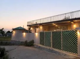 CloudHaus Bir Private 3BHK Villa with Sunset Views