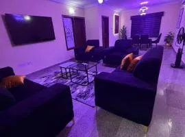 Max Heron, Gorgeous 2 Bedroom