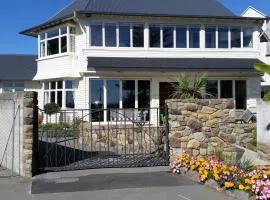 Cave Rock Guest House