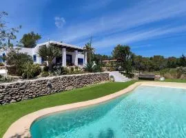 Villa Radi by Eivillas