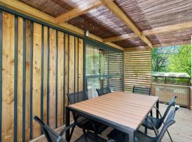 Chalet Morea 5 personnes, hotelli kohteessa Foncène