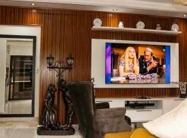 Luxury 3-Bedroom Home, Exquisite Stay