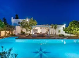 8 Guests Large Villa near Bossa Beaches & Airport