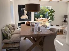 Stylish & Cozy 3B villa close to ocean