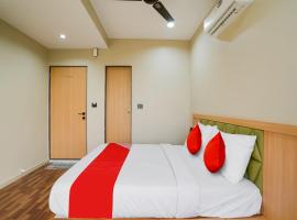 OYO Flagship Hotel The Orbit, Hotel in Surat